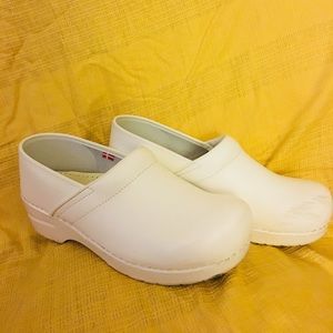 Sanita White Nurse Clogs